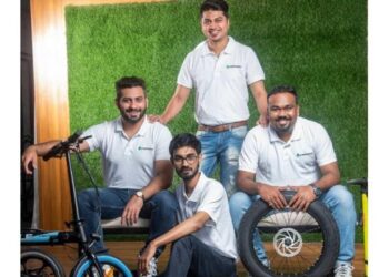 Mahendra Singh Dhoni Invests in EMotorad Becomes Brand Ambassador 01