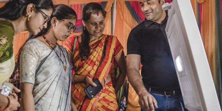 Villgro Helps 100 Women Micro Entrepreneurs Gain Access to Credit and Scale their Business 01